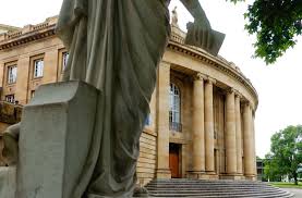 Stuttgart · 1 zimmer · haus · baujahr 1970 · zentralheizung · bungalow. Saisonabschluss Am Staatstheater Stuttgart Erfolg Lasst Sich Eben Doch Steigern Kultur Stuttgarter Zeitung