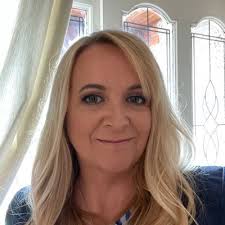 Elaine Ahern (@eahern3)