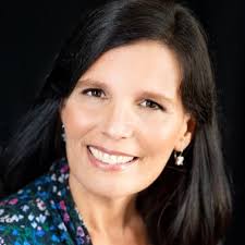 Holly Foley's Instagram, Twitter & Facebook