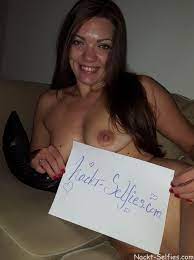 Private Nacktbilder von Frau Kristin (25) offene Fotze gezeigt