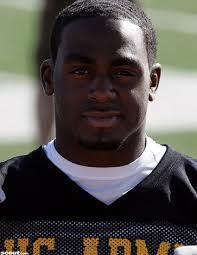 Dorian Bell's Instagram, Twitter & Facebook