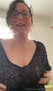 Watch online Cindy Graham aka cindygraham - 03-29-2024 OnlyFans Video - I  need warming up, but home alone with limited options, so I will do the next  on X-video