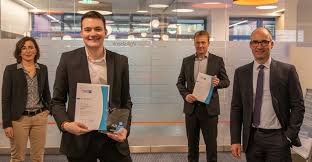 Welche krankenkassen gibt es für azubis? Deutschlands Bester Bank Azubi Kommt Aus Dem Kreis Wesel Patrick Hedermann Hat Seine Ausbildung Bei Der Volksbank Rhein Lippe Eg Absolviert Wesel