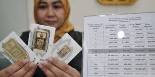 Harga emas per 1 gram, 1 ounce dan 1 kilogram. Harga Emas Antam Hari Ini Bertahan Di Rp774 000 Per Gram Merdeka Com