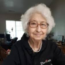 Darlene Pinter's Instagram, Twitter & Facebook