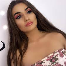 Agnesa Make-Up Artist