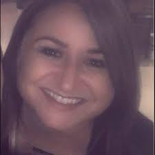 Enjoying my 34th birthday with my parents (and their dog) in Shell Beach!  🍾 🥂 Hope you're finding a way to enjoy the holiday weekend! 🩷