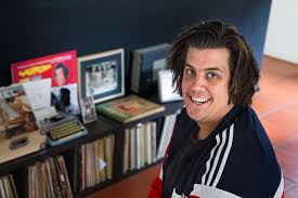 Rob kemps is the author of randverschijnselen (3.33 avg rating, 3 ratings, 0 reviews, published 2020). Snollebollekes Vindt Het Jammer Dat Ie Geen Carnaval Meer Kan Vieren Video Best Ed Nl