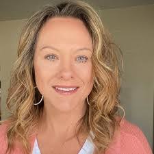 Stephanie Hendershot's Instagram, Twitter & Facebook