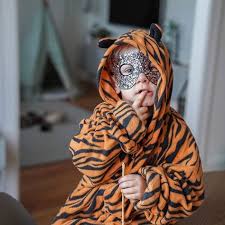 Ich Wunsche Euch Einen Super Start In Den Montag Mit Kaffee Ein Bisschen Glitzer Und Nem Lacheln Im Gesicht Glitzertiger Verkleiden Gesicht Instagram Lisa