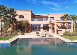 Villa à vendre à nai harn acheter une villa à phuket et plus précisément au sud de l'île est le projet villa avec vue mer de style contemporain à vendre sur les hauteurs de la baie de kata sur la côte. Vendre Villa A Marrakech Selection Des Villas Sur Le Comptoir