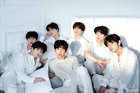 Atraído por su jefe, tanto como este por él, yoongi, entrará en los morbosos juegos de jungkook. Bts Estrenara Su Propia Serie O Dorama Coreano Cine Y Television Los40