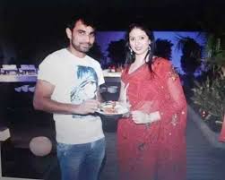 Indian fast bowler mohammed shami's estranged wife hasin jahan who has become super active on social media has posted a controversial picture with the cricketer. Mohammed Shami Wife And Wedding Photo And Police Case Indian Weddings