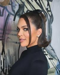 Dee Caputo's Instagram, Twitter & Facebook