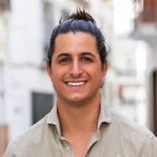 Last Thursday, I had one of the most interesting dinners I've had in  months. There were no empty words or clichés. The debate that arose during  this gathering was truly enriching -