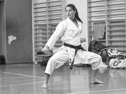 Đây là bài kata thứ hai bạn học khi tham gia shotokan karate khi bạn là đai vàng. Training With Heian Nidan At Home