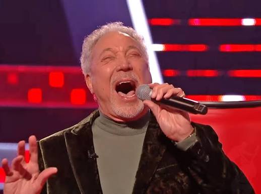 It's Not Unusual"… But Tom Jones Makes It Legendary! 😎 #TheVoice  #TheVoiceGlobal