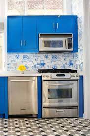 Always keep in mind that you have to make a place for everything and put everything in its place to achieve the luxury kitchen of your dreams. Contemporary Small Kitchen Design Ideas