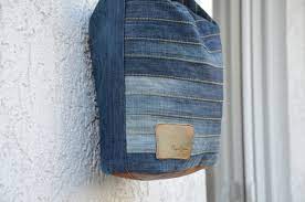 Hier reicht die auswahl von pullover, mütze, kleider sowie dekoration bis hin zu taschen nähen. Tasche Aus Jeans Nahen Diy Anleitung Und Video