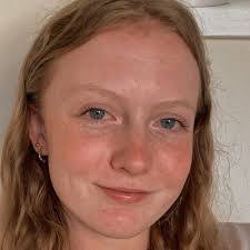 Erin Ashton's Instagram, Twitter & Facebook