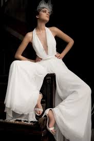 Articoli magici e interessanti che non puoi trovare altrove. L Abito Da Sposa Con Pantaloni Minimal Chic E Controcorrente La Fata Madrina Alessandra Cristiani