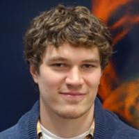 600+ profilů „Essick“