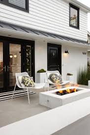 Kendall charcoal (home color) by benjamin moore. 17 Eye Catching Stucco And Trim Color Combinations For Your Next Project Jimenezphoto