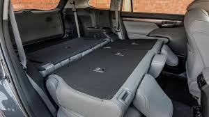 Also available is driver easy speak, which amplifies the driver's voice through speakers to the back rows. Toyota Highlander Suv 2021 Alle Infos Mobile De