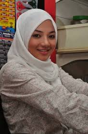10 artis wanita malaysia bertudung tercantik 2017 10ter kembali dengan senarai 10 artis wanita malaysia bertudung tercantik 2017. Pin Di Actresses