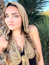 Jenny Sines's Instagram, Twitter & Facebook