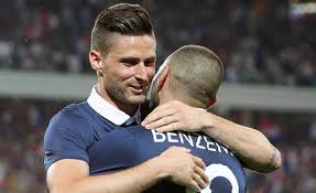 Benzema hasn't played for france since 2015 when he was replaced with giroud real madrid star likened himself to an f1 car and compared giroud with a go kart giroud and france reached the final of. Equipe De France Giroud Vs Benzema Que Pense Le Karting Du Retour De La F1 Foot Legende L Actu Des Legendes Du Foot