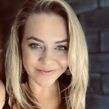 Who can cut a medium/long shag with naturally wavy hair in Las Vegas?