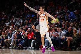 Krej?í on court during the Atlanta-Toronto matchup