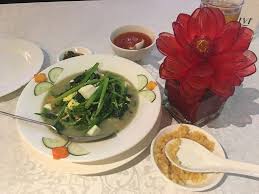Panaskan minyak, tumis bawang putih hingga harum, lalu masukkan pocay, aduk sebentar hingga agak layu, masukkan telur asin, aduk rata. Family Restaurant Review Lt Foodlovers28 Di Restoran Central Restaurant Tomang