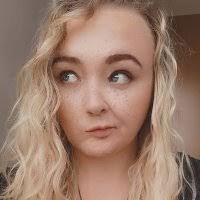 Laura Mcauley's Instagram, Twitter & Facebook