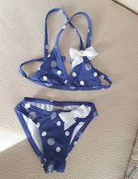 Grâce à ses nombreuses ventes privées de maillots de bain de marque pas cher, fini les foules des grands magasins. Maillot De Bain 2 Ans Bleu A Don Occasion Cyrillus Seconde Histoire