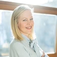 Beside getting self-employed I also started with a MBA for International  Business. In my second lecture and hoping to be for the next one at the  university.