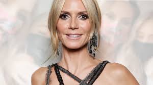 Heidi klum hat das umstyling gemeinsam mit ihrer persönlichen stylistin wendy iles genau geplant. Gntm 2021 Kreislauf Zusammenbruch Heidi Klum Ruft Den Notarzt Bunte De