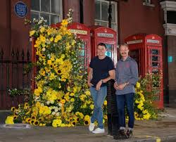 4.4 out of 5 stars 2,981. Nobody Ever Stops To Smell The Roses New Yorker Banksy Of Flowers Installs Giant Floral Art Around London