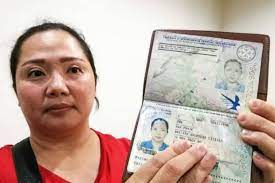 Not exactly malaysian citizen, but the fact the child is born in malaysia, only that both parents are foreigner legally, by law the child must be given a citizenship could be acquired, it depends on the child perspective when he or she is matured enough. About 5 000 Malaysians Give Up Their Citizenship Yearly But Is It Easy To Do That