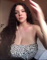 Rafaela peituda busty5 - Porn Videos & Photos - EroMe