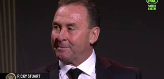 Hollie-Mae Dodd re-signs with the Raiders