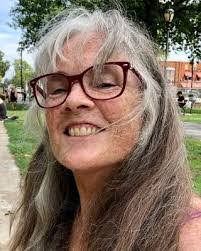 Melinda Mecham's Instagram, Twitter & Facebook