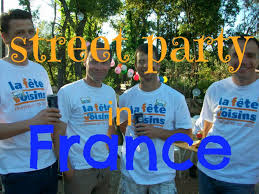 Auberge espagnole, chacun apporte ce qu'il veut manger et boire.venez nombreux.n'oubliez pas votre cr�me solaire, votre chapeau de paille,votre short et votre bonne. A Neighbourhood Party Explaining The Fete Des Voisins Lou Messugo