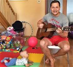 Oblíbený sportovní moderátor vojtěch bernatský (45) je vždycky usměvavý a optimistický, ale teď přiznal novinky, z nichž mu moc do smíchu není. Deti Nam Hodne Davaji Ale I Neco Malo Berou Rika Moderator Vojtech Bernatsky Maminka Cz