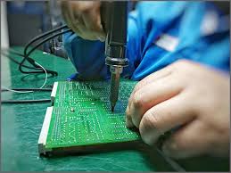 How to solder circuit boards. Desoldering Pump How To Use It