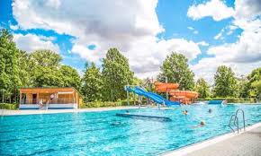 1,912 likes · 843 were here. Jizni Morava Hodonin V Hotelu Panon S Chutnou Polopenzi 40 Slevou Na Letni Koupaliste Dalsi Vyhody Ubytovani A Zazitky Hotely Apartmany Penziony