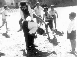 From arqueologiamexicana.mx es un juego autóctono de michoacán y consiste en golpear una pelota de trapo con bastones al de origen mesoamericano, es una de las tradiciones más antiguas de sinaloa. Juegos De Antiguos De Mexico Y Que Aun Se Juegan Juegos Tradicionales Mas Antiguos De Mexico 2020 Entonces Ingresa Para Ver Tu Juego Favorito Aca Spiro Dragon