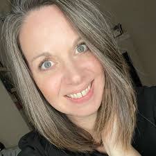 Heather Loucks's Instagram, Twitter & Facebook