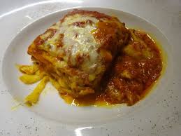 Ravioli are a type of pasta comprising a filling enveloped in thin pasta dough. Ravioli Al Radicchio E Un Altra Cosa Che Mi Sfugge Bild Von Modus Bibendi Pisa Tripadvisor